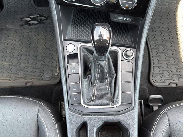 Used 2024 Volkswagen Jetta SE FWD image 25