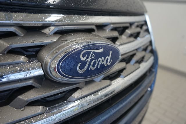 Certified 2018 Ford Explorer XLT AWD/4WD image 16