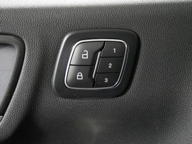 Certified 2025 Ford Escape Platinum AWD/4WD image 17