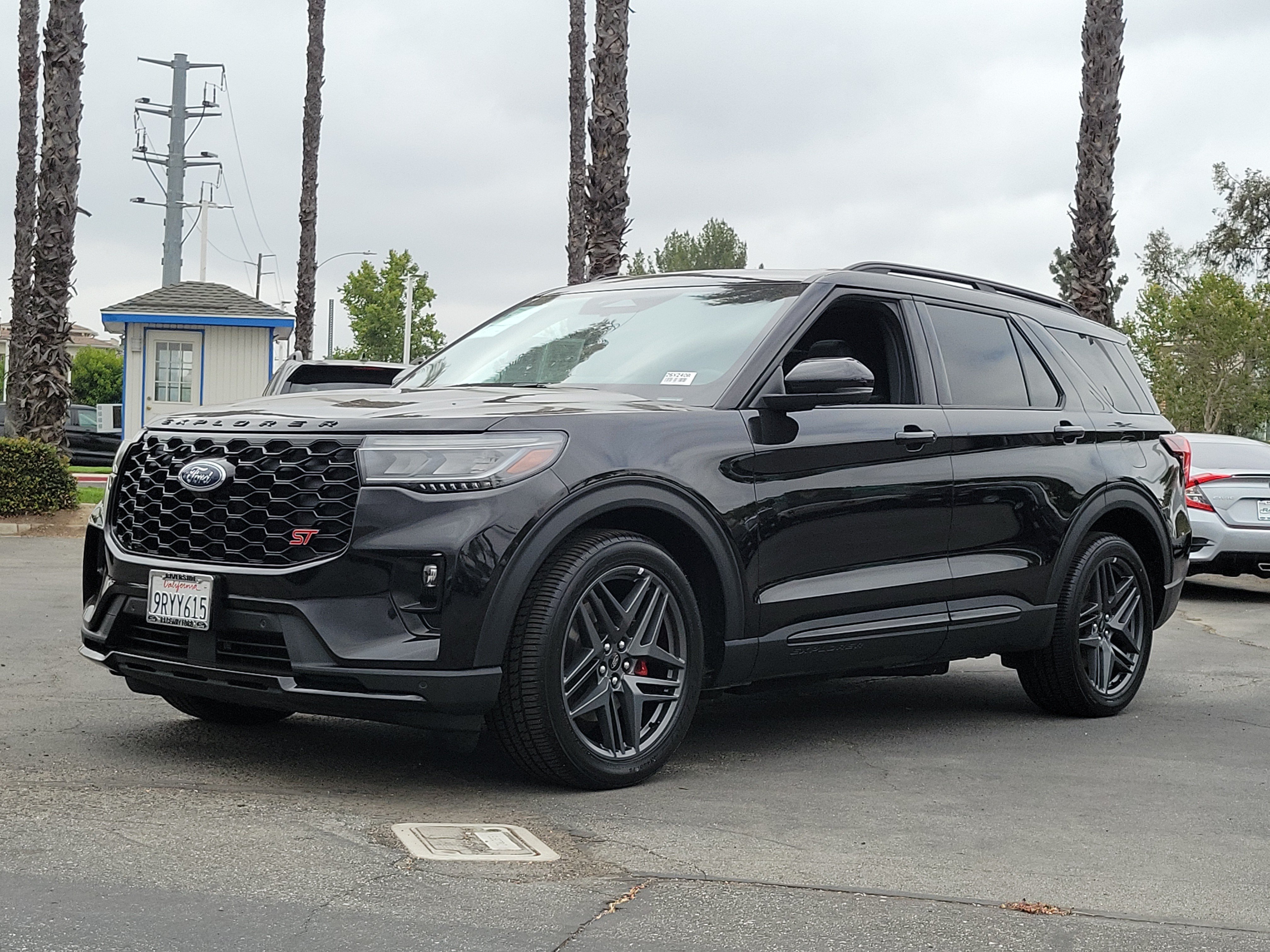 Certified 2025 Ford Explorer ST AWD/4WD image 18