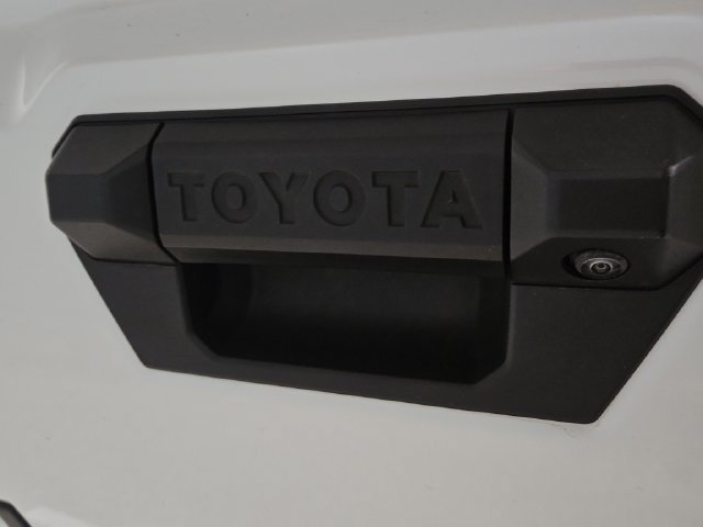 Used 2024 Toyota Tacoma TRD Sport AWD/4WD image 40