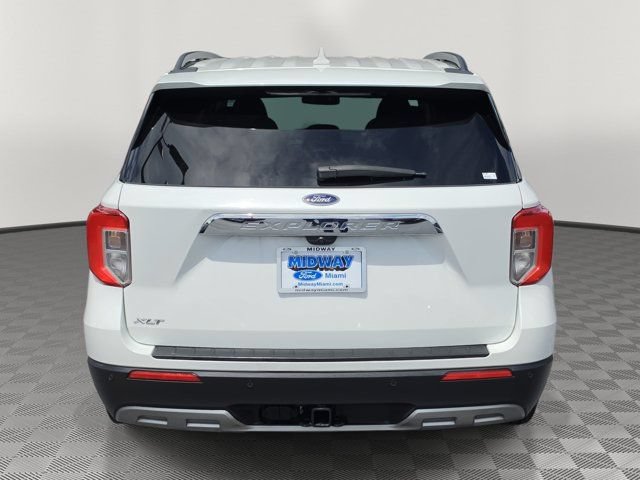 Certified 2023 Ford Explorer XLT w/ Equipment Group 202A RWD image 5