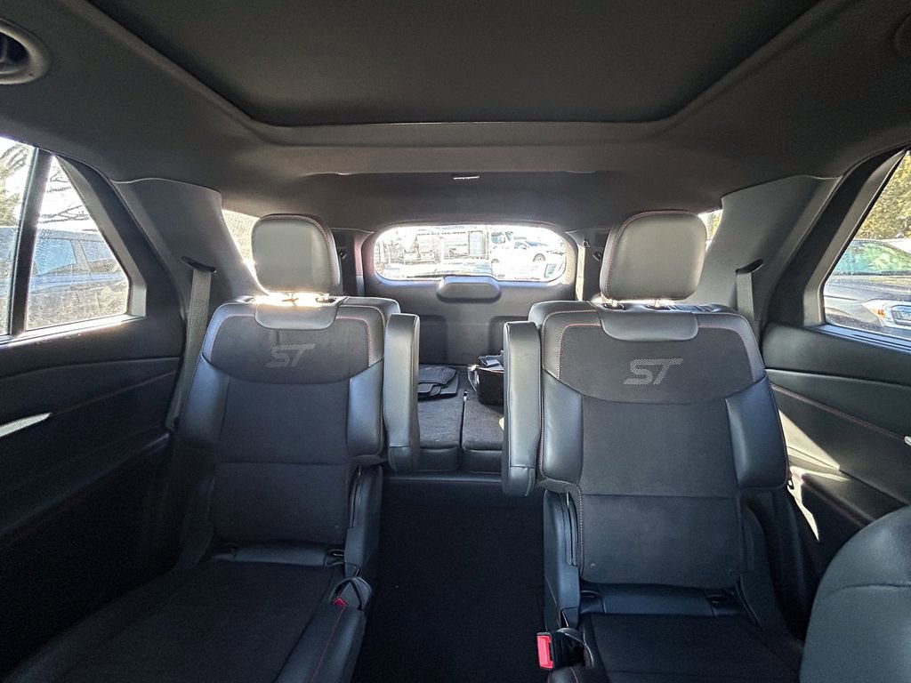 Certified 2025 Ford Explorer ST AWD/4WD image 22