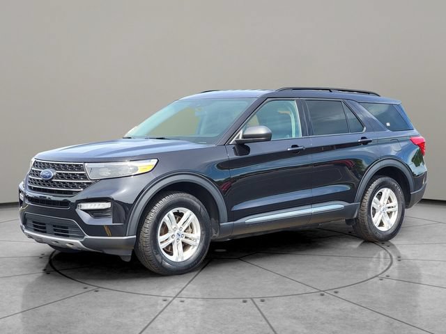 Certified 2023 Ford Explorer XLT w/ Equipment Group 202A AWD/4WD image 3