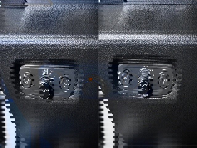 Used 2021 Chevrolet Traverse Premier w/ Redline Edition image 22