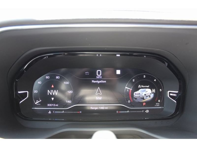 Used 2024 GMC Yukon Denali w/ Advanced Technology Package AWD/4WD image 27