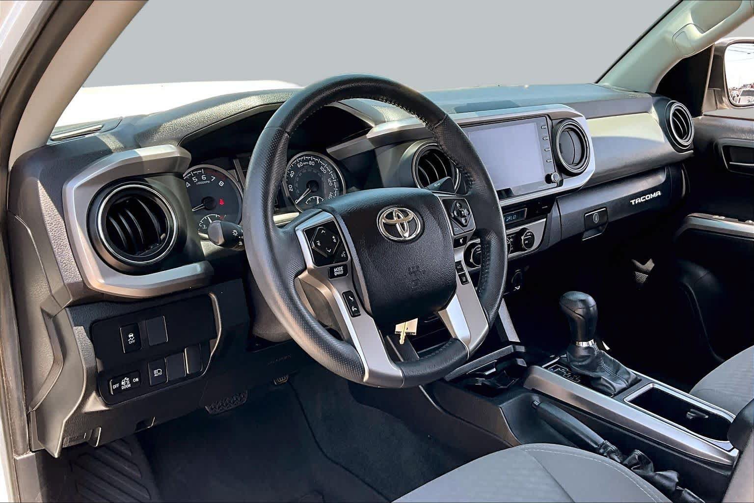 Used 2022 Toyota Tacoma SR5 RWD image 17