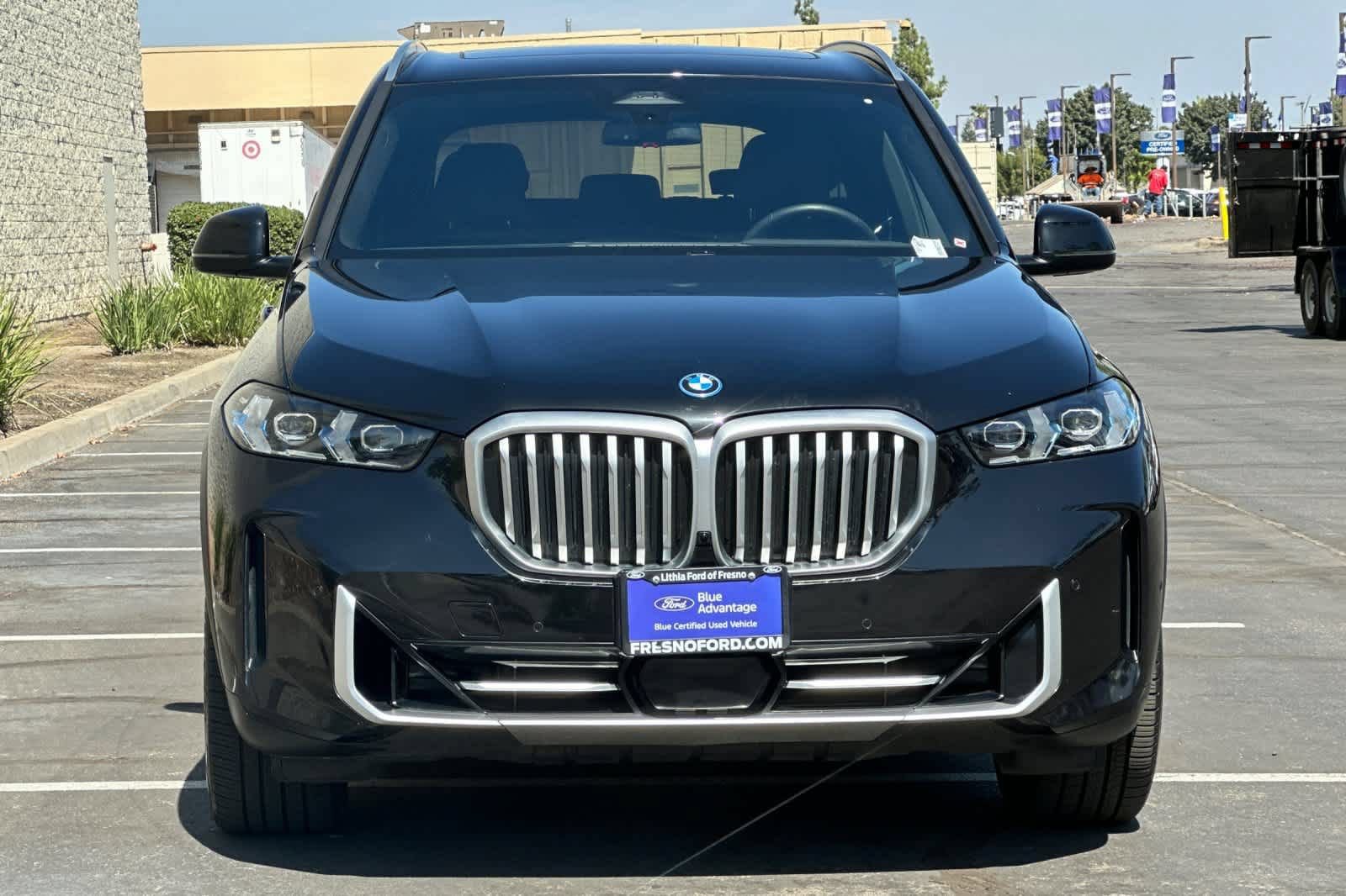 Used 2025 BMW X5 xDrive50e AWD/4WD image 11