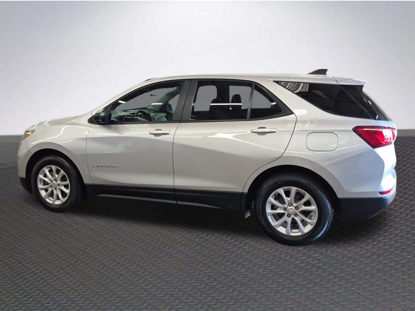 Used 2021 Chevrolet Equinox LS w/ LS Convenience Package FWD image 5
