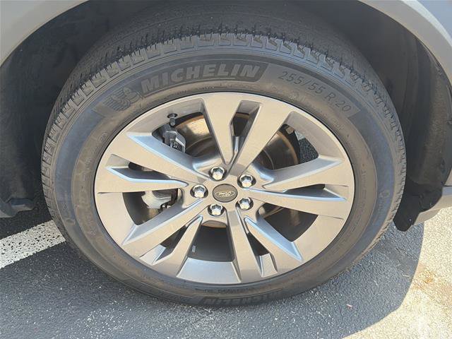 Certified 2022 Ford Explorer XLT w/ Equipment Group 202A AWD/4WD image 19