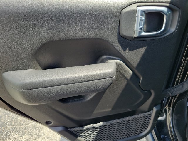 Used 2023 Jeep Gladiator Sport AWD/4WD image 18