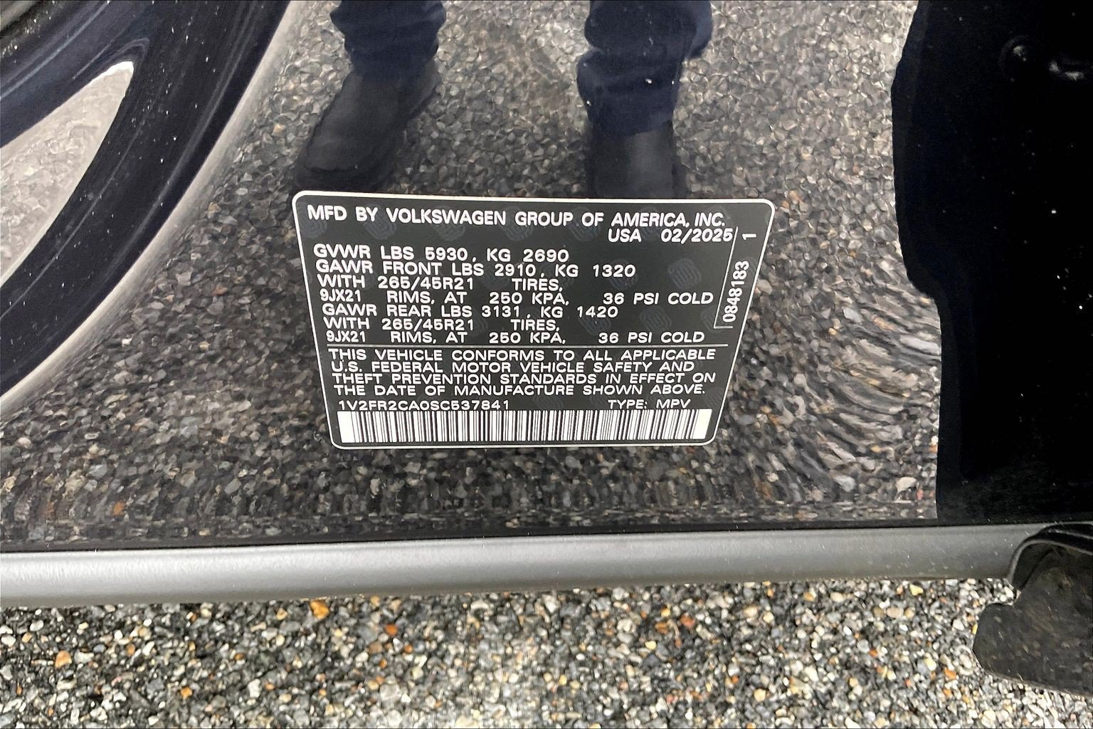 Used 2025 Volkswagen Atlas SEL Premium R-Line AWD/4WD image 34