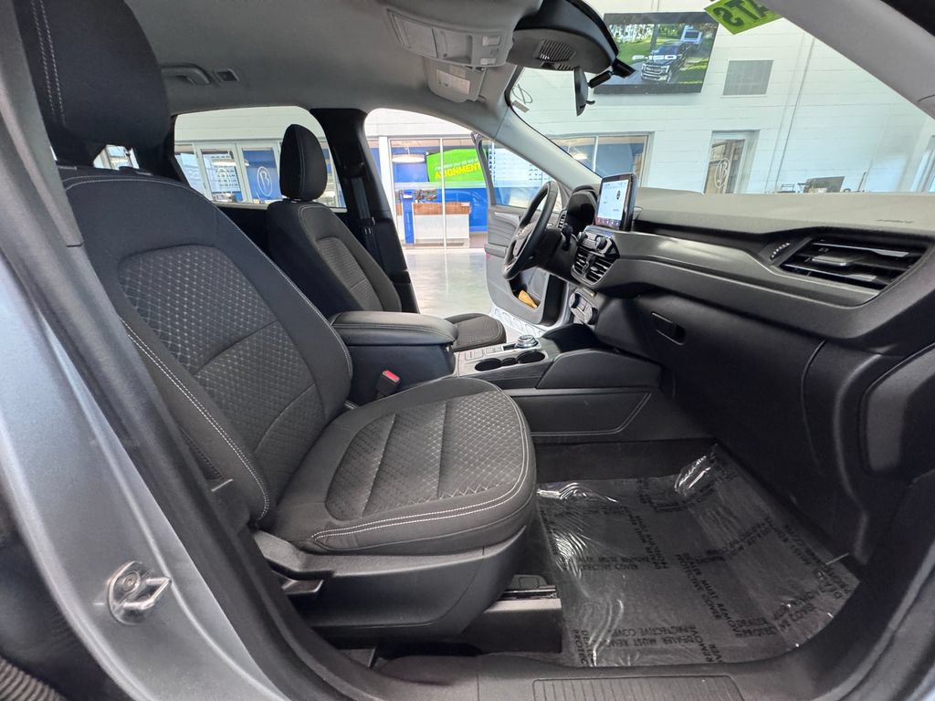 Certified 2024 Ford Escape Active AWD/4WD image 30