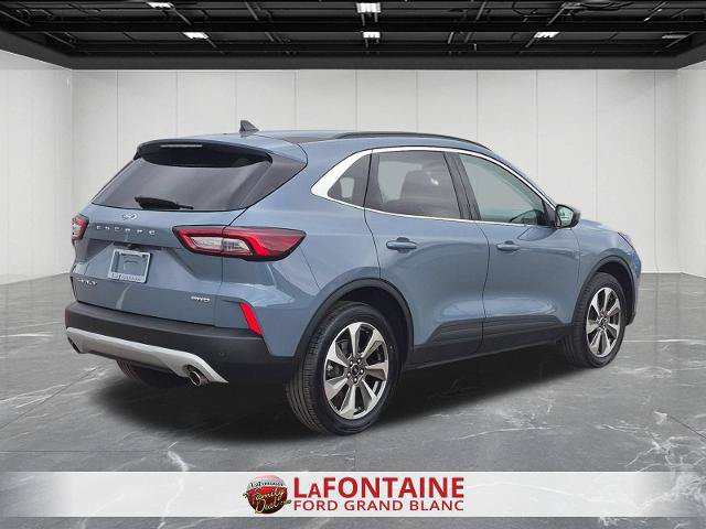 Certified 2025 Ford Escape Platinum AWD/4WD image 5