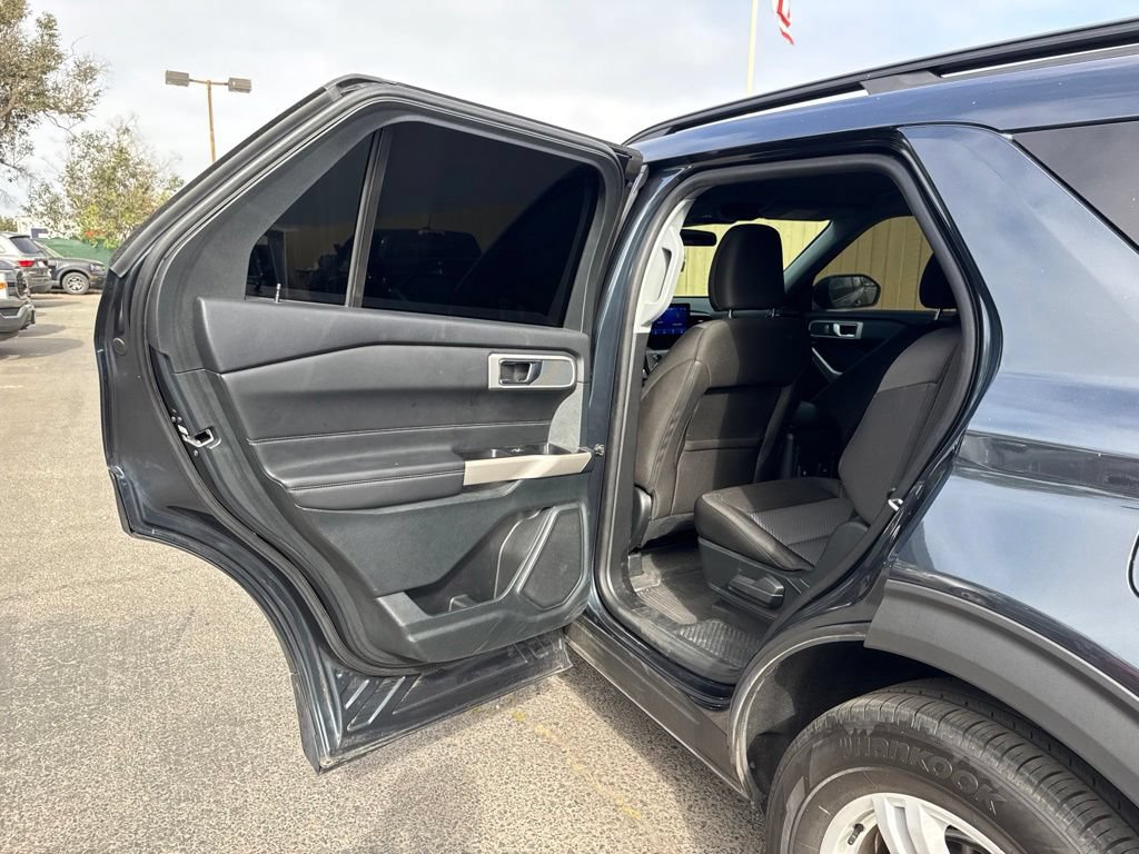Certified 2024 Ford Explorer XLT RWD image 15
