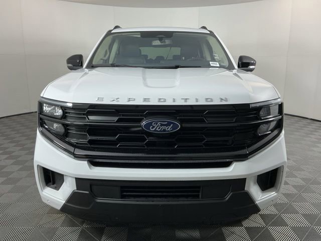 Certified 2025 Ford Expedition Active AWD/4WD image 2