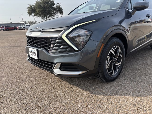 Used 2023 Kia Sportage LX image 2