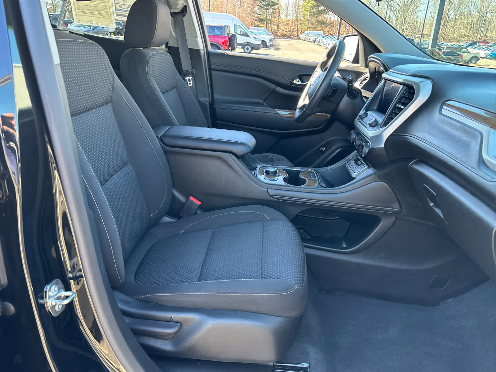 Used 2023 GMC Acadia SLE w/ Driver Convenience Package image 30