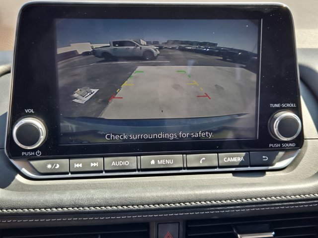 Used 2023 Nissan Rogue SV image 15