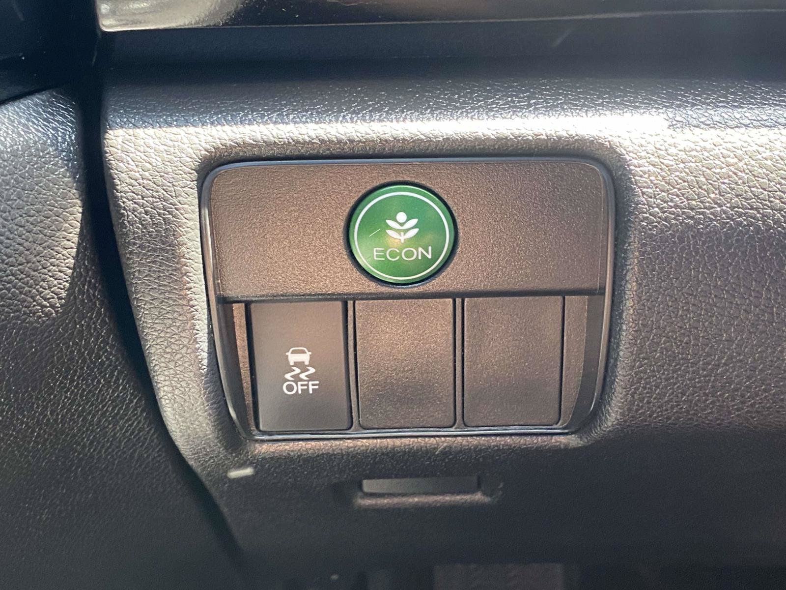 Used 2017 Honda Accord LX image 18