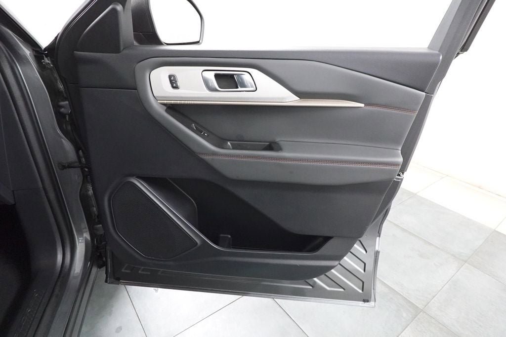 Certified 2025 Ford Explorer Active AWD/4WD image 34