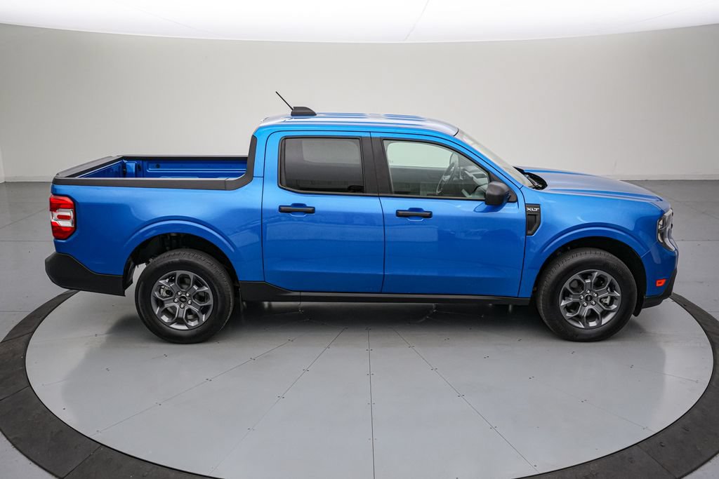 Certified 2025 Ford Maverick XLT w/ Equipment Group 302A AWD/4WD image 3