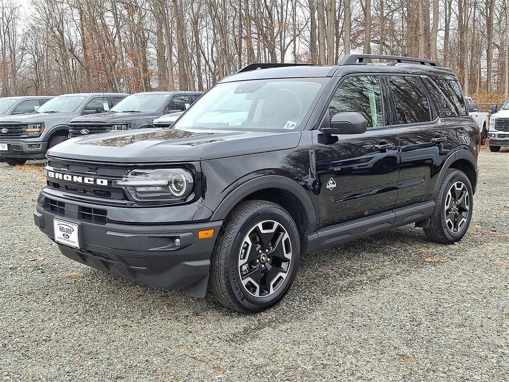 Certified 2024 Ford Bronco Sport Outer Banks w/ Tech Package image 2