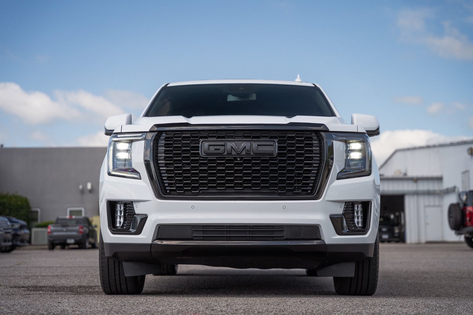 Used 2023 GMC Yukon XL Denali RWD image 4