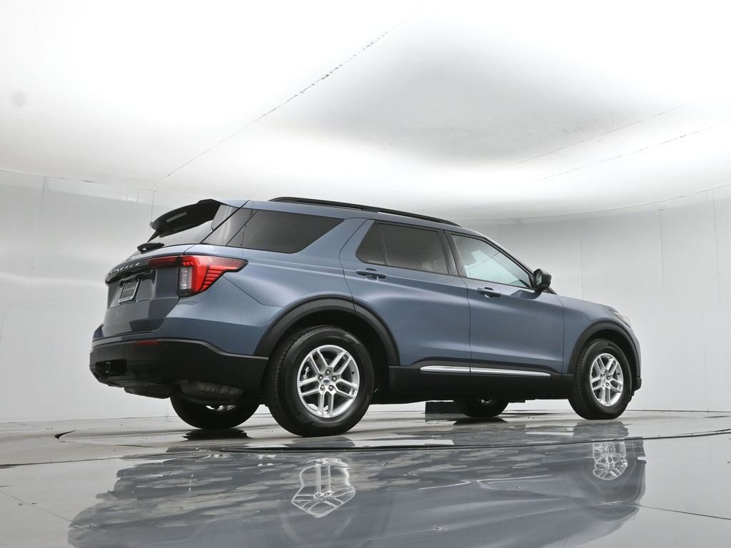 Certified 2025 Ford Explorer Active RWD image 14