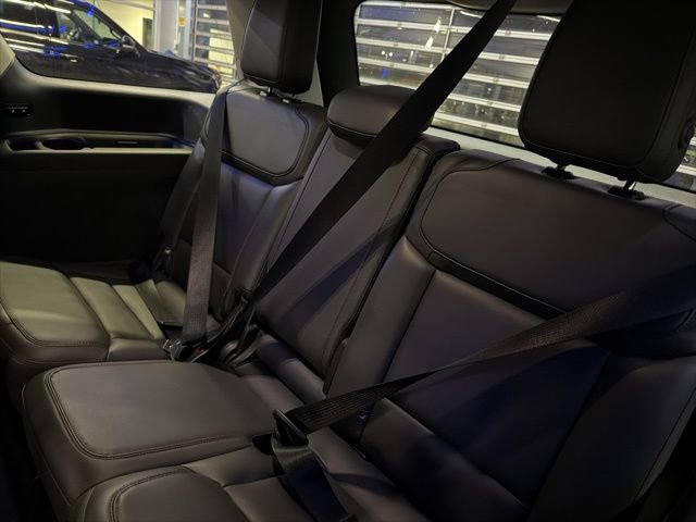 Certified 2025 Ford Expedition Active image 18