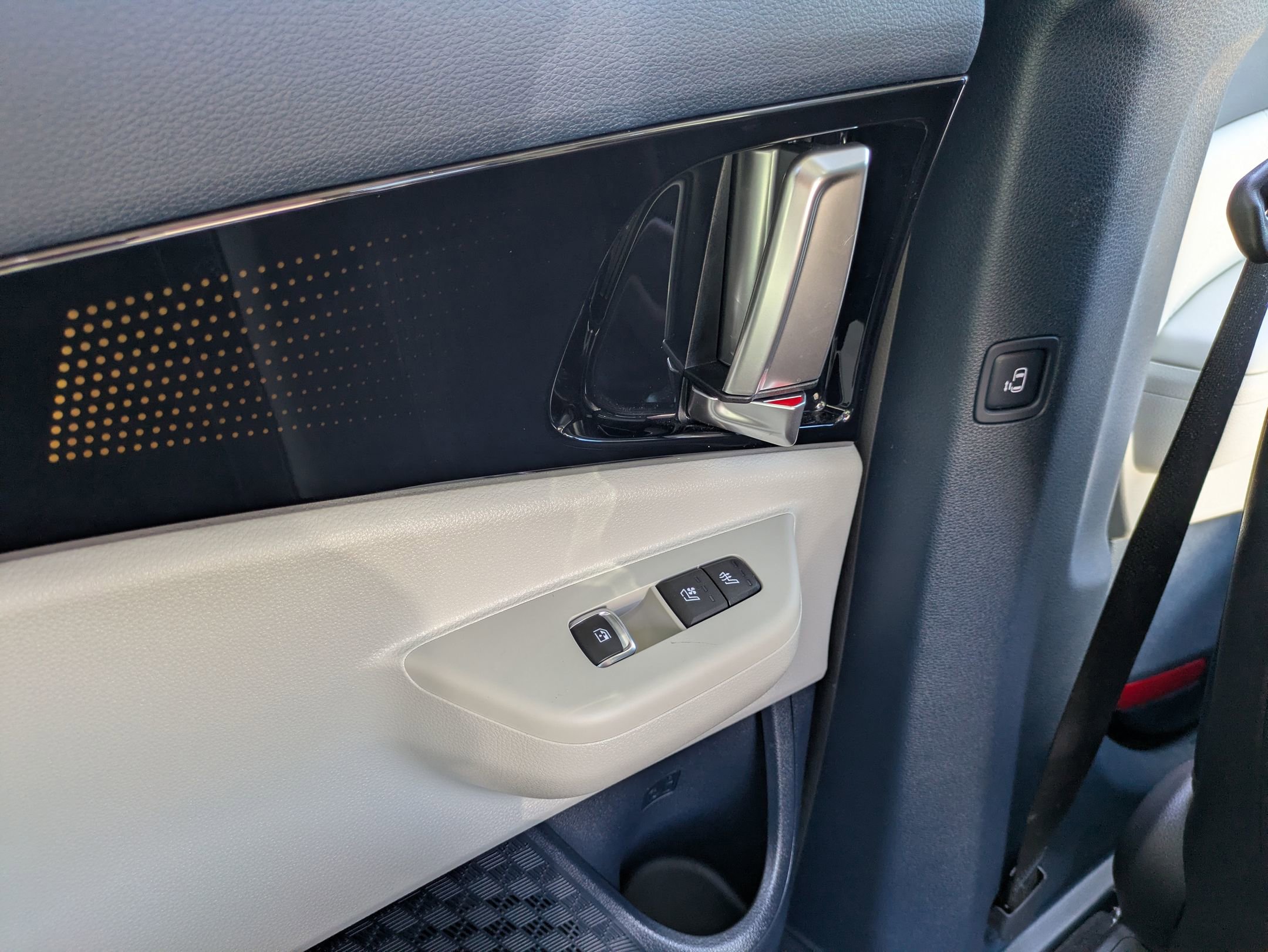 Used 2025 Kia Carnival SX Prestige FWD image 35