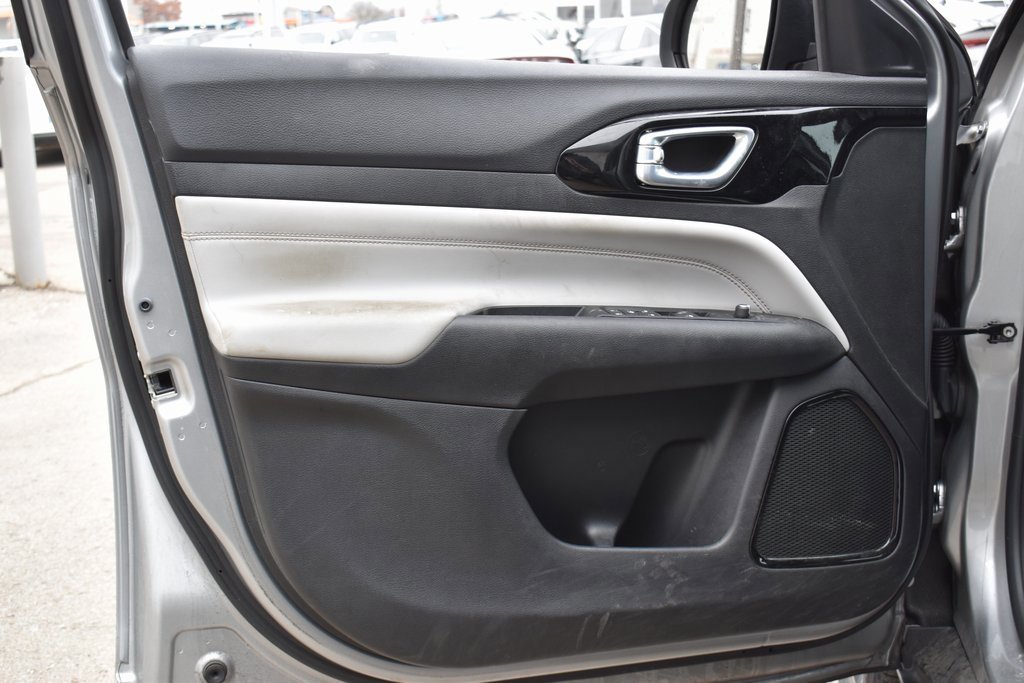 Used 2022 Jeep Compass Limited image 9