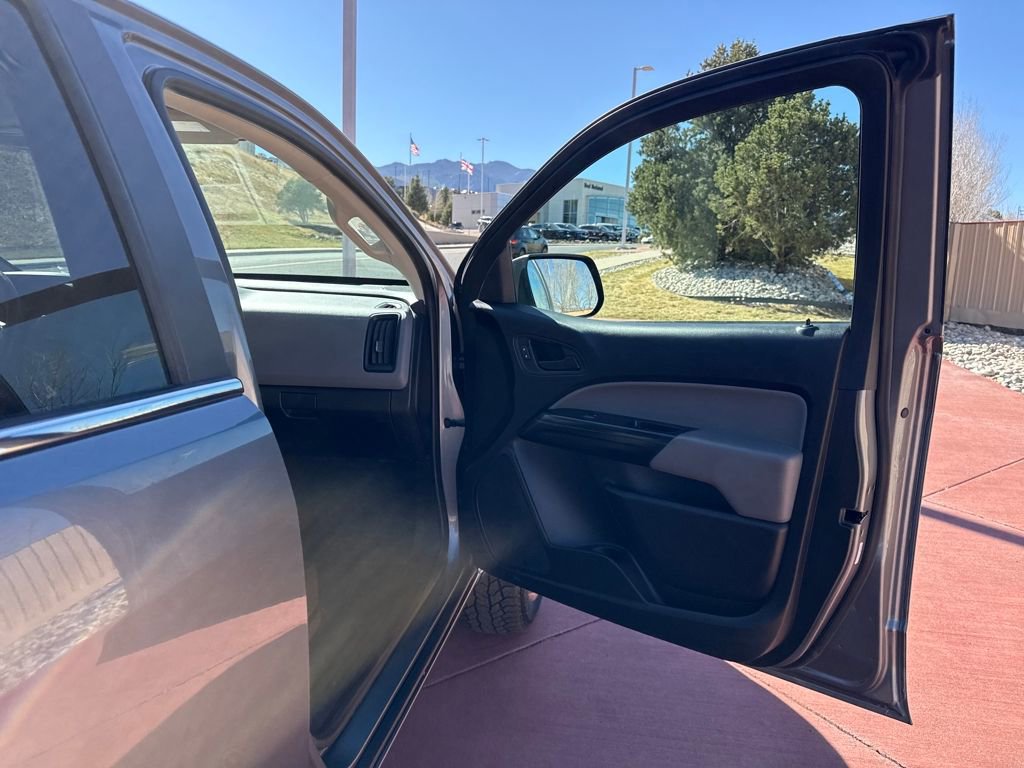 Used 2020 Chevrolet Colorado W/T w/ WT Convenience Package image 28