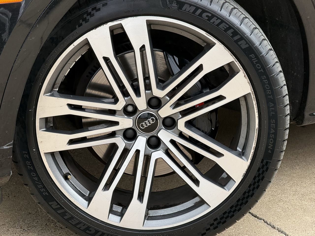 Used 2018 Audi SQ5 Prestige w/ Prestige Package image 9