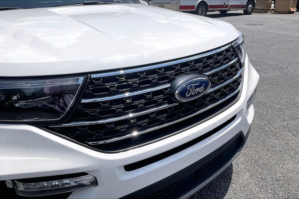 Certified 2024 Ford Explorer XLT w/ Equipment Group 202A RWD image 29