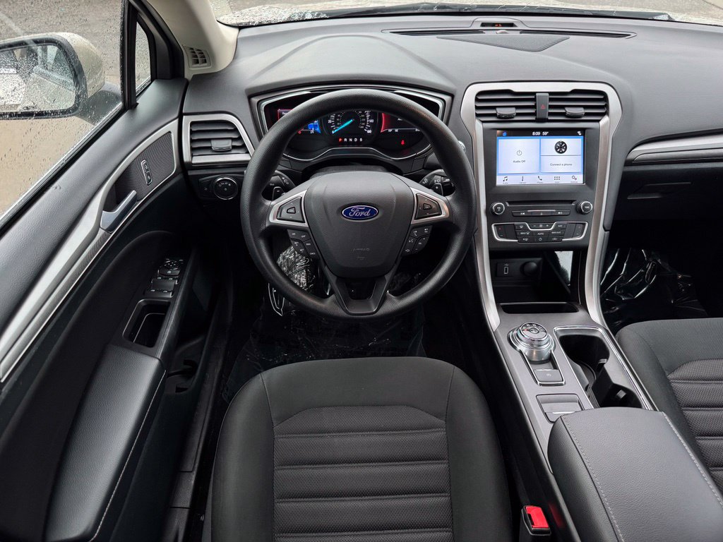 Certified 2017 Ford Fusion SE w/ Fusion SE Technology Package FWD image 13