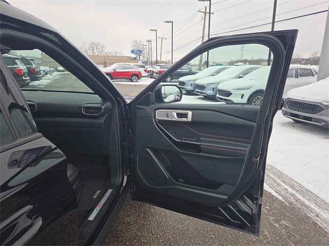 Certified 2023 Ford Explorer ST-Line w/ Class IV Trailer Tow Package image 23