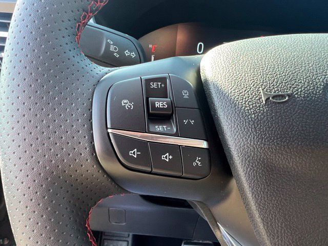 Certified 2024 Ford Escape ST-Line w/ Tech Pack #1 AWD/4WD image 9