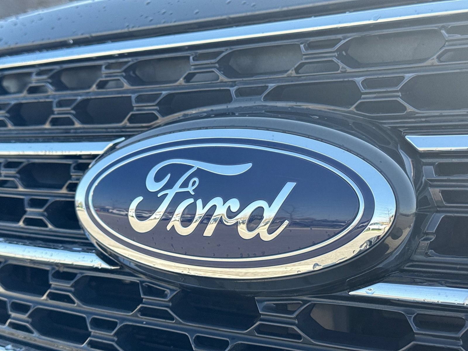 Certified 2024 Ford Explorer XLT w/ Equipment Group 202A AWD/4WD image 10
