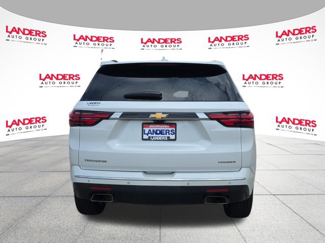 Used 2022 Chevrolet Traverse Premier FWD image 4