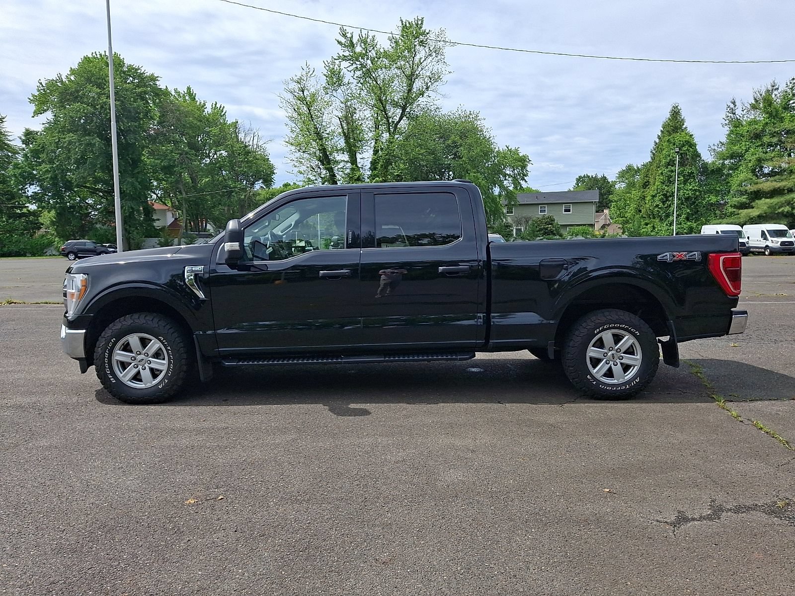 Certified 2022 Ford F150 XLT w/ Equipment Group 301A Mid AWD/4WD image 4