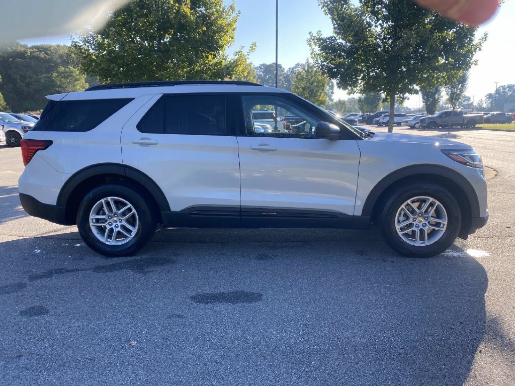 Certified 2026 Ford Explorer Active w/ Active Comfort Package RWD image 2