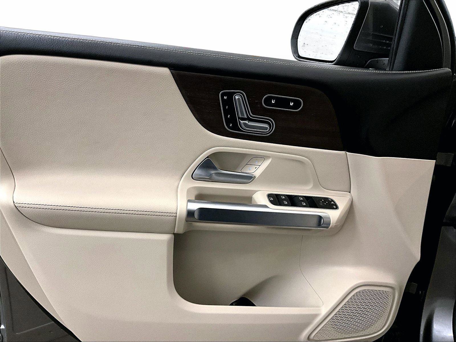 Used 2022 Mercedes-Benz GLB 250 4MATIC image 22