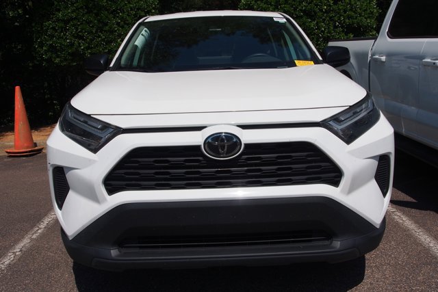 Used 2024 Toyota RAV4 LE FWD image 3