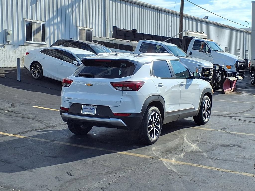 Used 2024 Chevrolet TrailBlazer LT FWD image 3