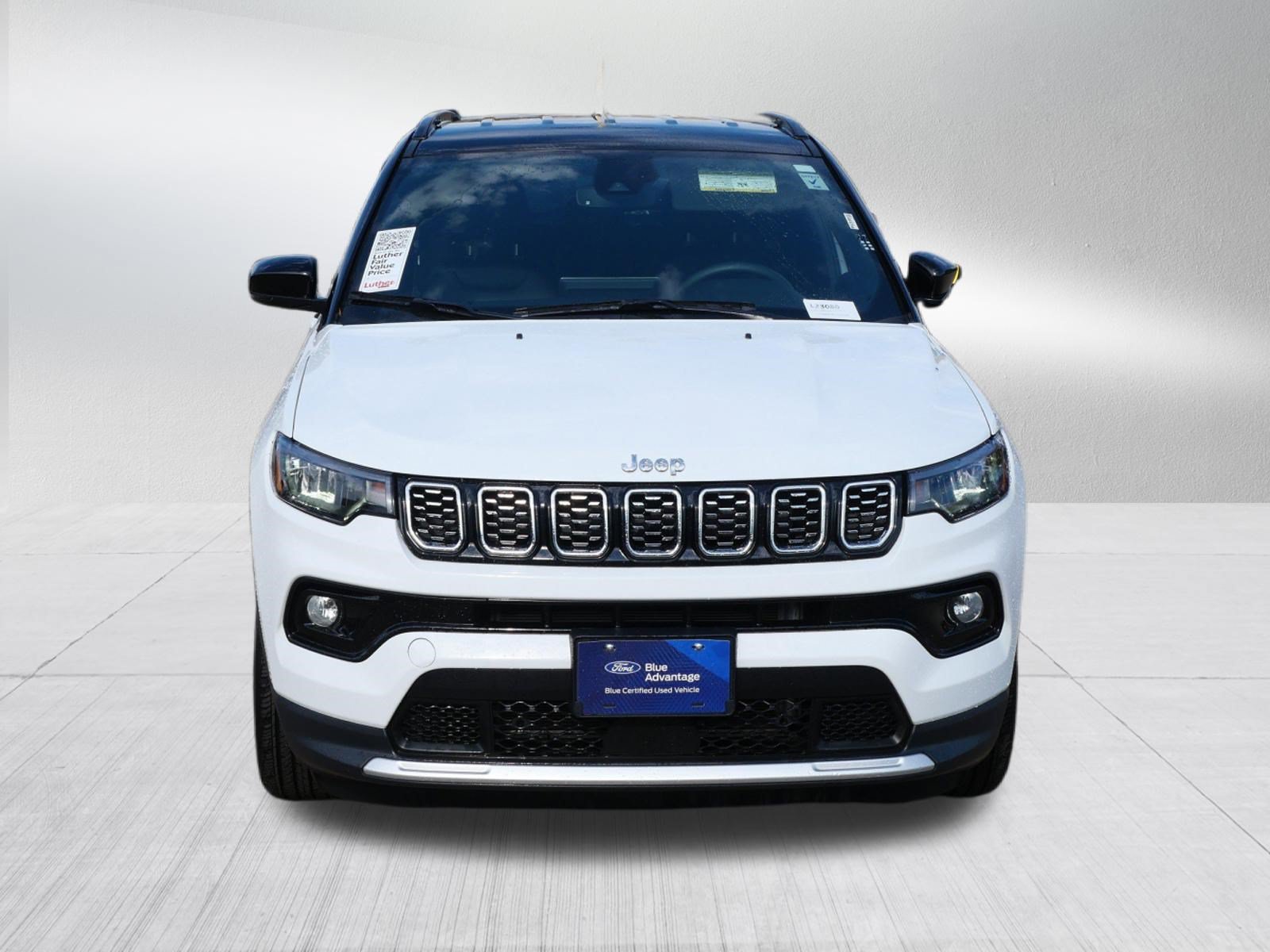 Used 2025 Jeep Compass Limited AWD/4WD image 2