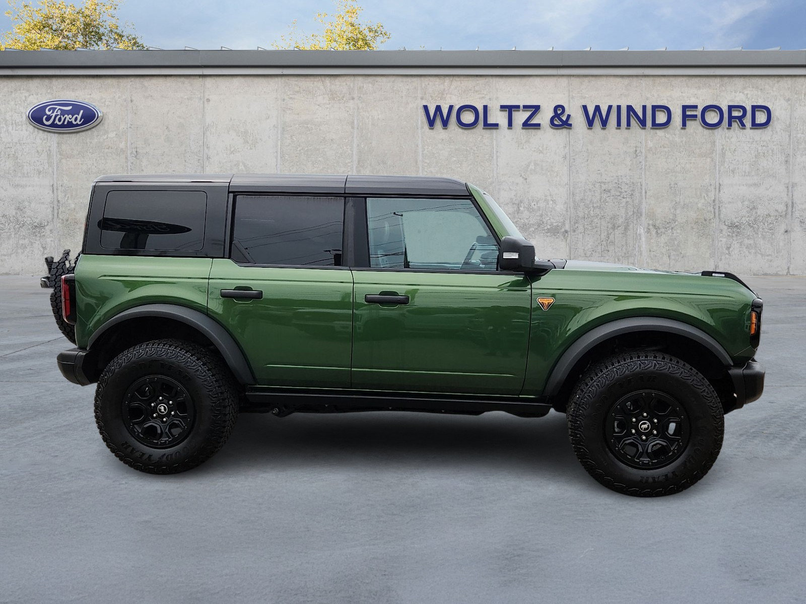Certified 2025 Ford Bronco Badlands AWD/4WD image 7