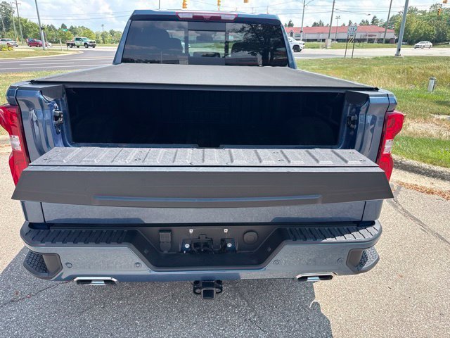 Used 2024 Chevrolet Silverado 1500 High Country w/ Z71 Off-Road Package AWD/4WD image 7
