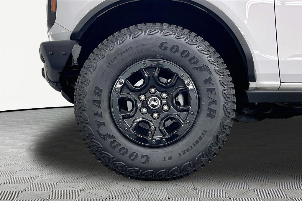Certified 2024 Ford Bronco Wildtrak AWD/4WD image 9
