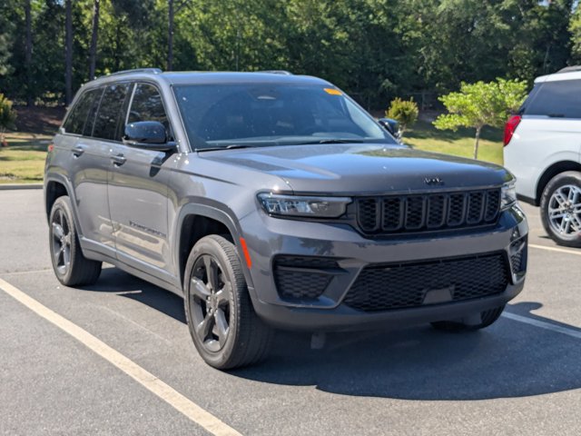 Used 2024 Jeep Grand Cherokee Altitude